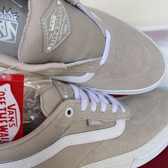 Vans WMNS Kyle Walker Pro
Antique/Rose
VN0A4UWS2LY
Sneakers - Picture 15 of 16